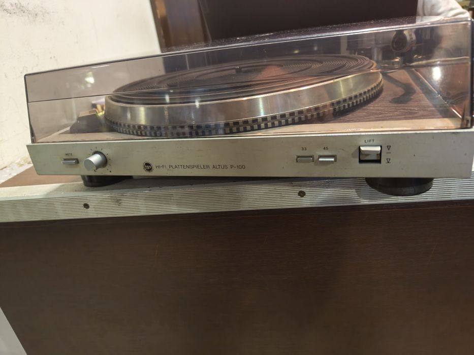 Gramofon Altus P-100 Typ G-8010