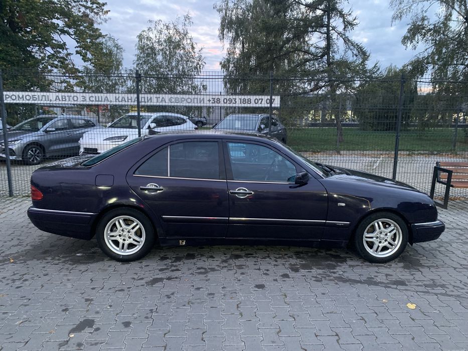 Mercedes-Benz e230