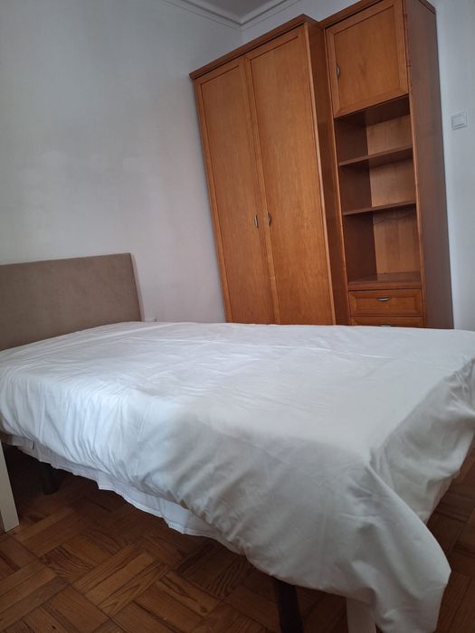 Quarto junto à Ponte D. Luís