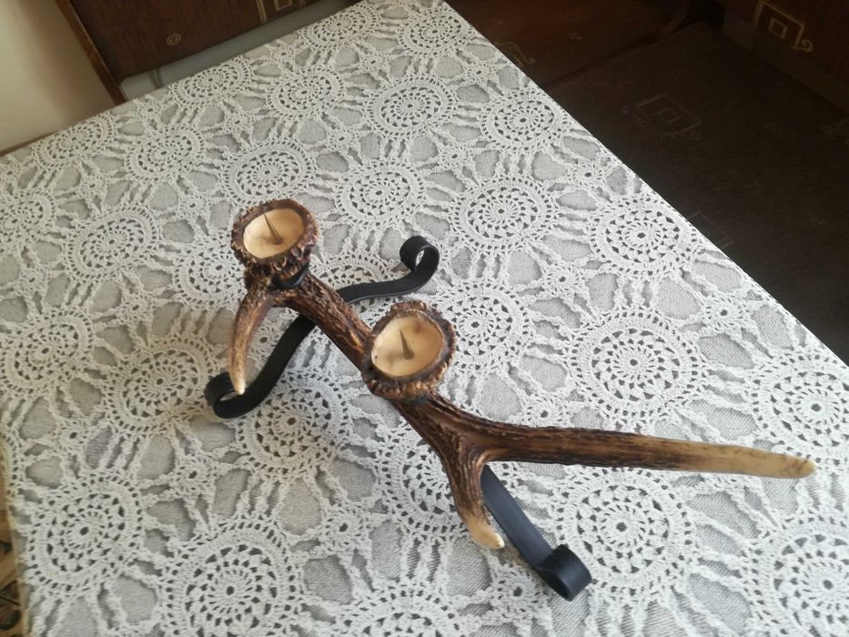 Świecznik z poroża jelenia sika
