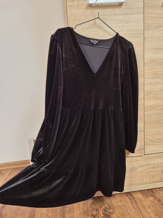 Aksamitna sukienka Miss Selfridge • rozmiar 40