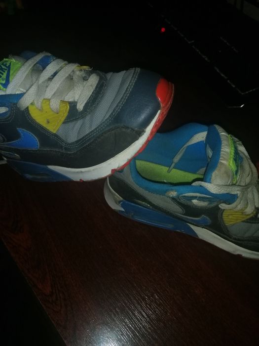 Дитячі кросівки, фірмові.