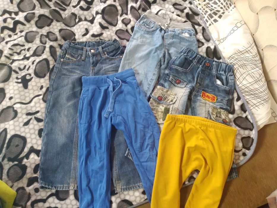 Віддам пакет дитячих речей на хлопчика 2-4 роки