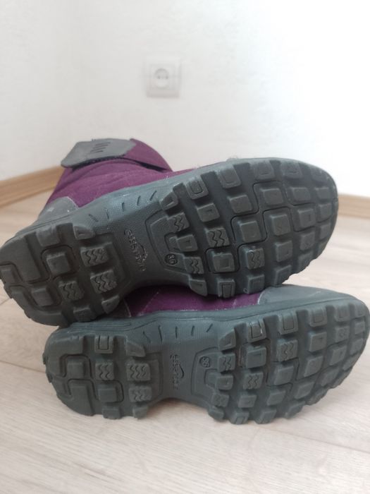 Теплі зимові сапожки водонепроникні Quechua 36 р.