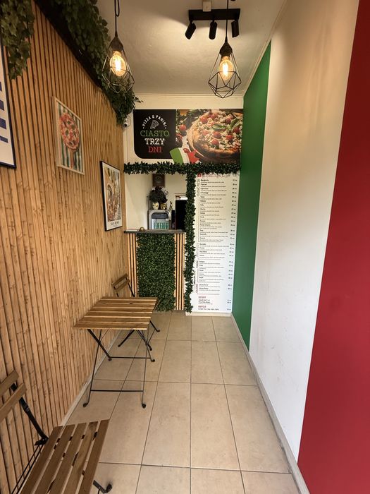 Odstąpię działającą pizzerię z pełnym wyposażeniem