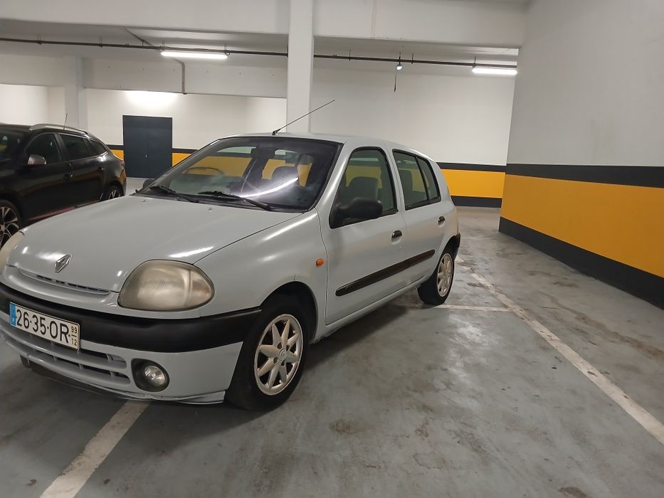 Renault clio 1.2 ano 1999