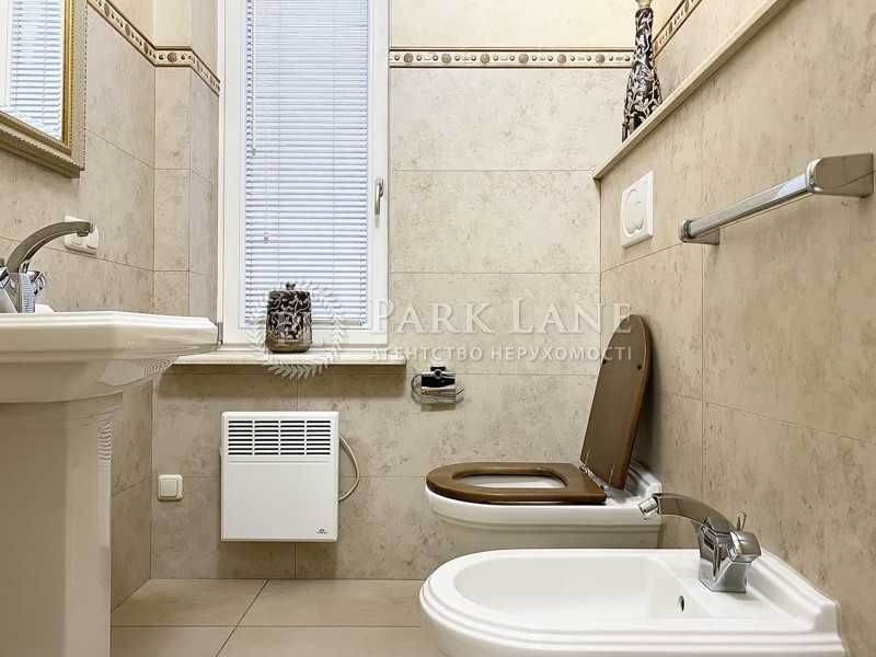 Продам Резиденцію в Лісниках з власним парком та озером Обухівський