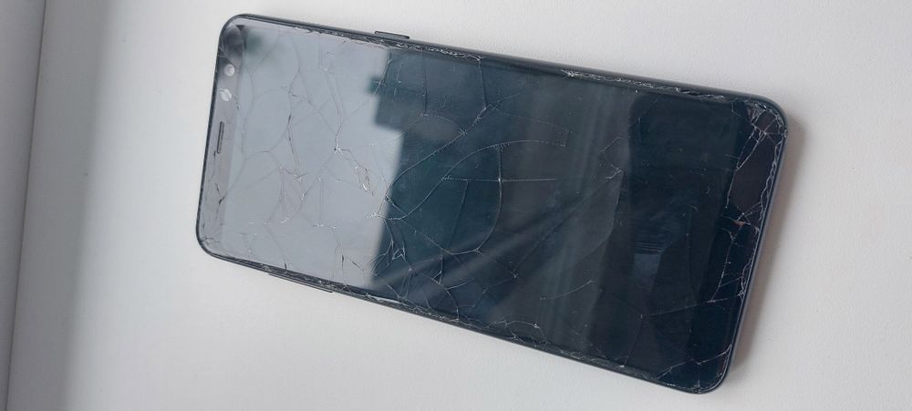 Б/у вживаний  мобильный телефон Самсунг Samsung A8 sm a530f