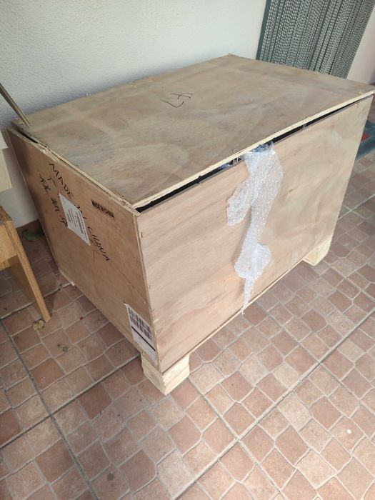 Escada de alumínio dobrável.