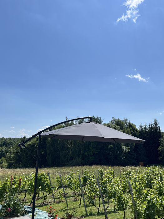 Parasol ogrodowy OMERAI 3M - solidna konstrukcja