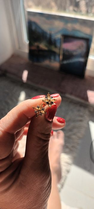 Серьги гвоздики  585 * с бриллиантами  и жёлтым  цытрином