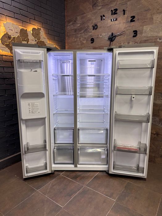 Продам холодильник Side-by-side Samsung RS6HA8891S.2024 рік.Доставлю.