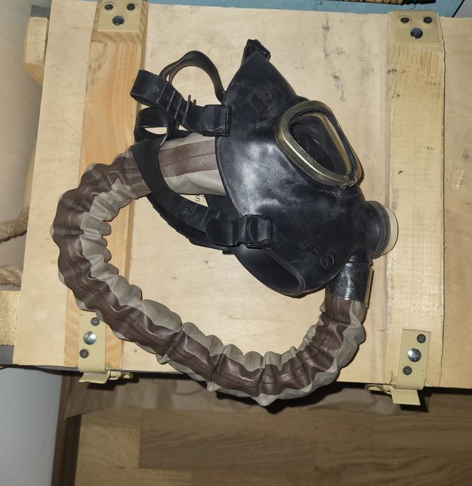 !ОПИСАНИЕ!Продам  Изолирующий Противогаз(ИП-4М)