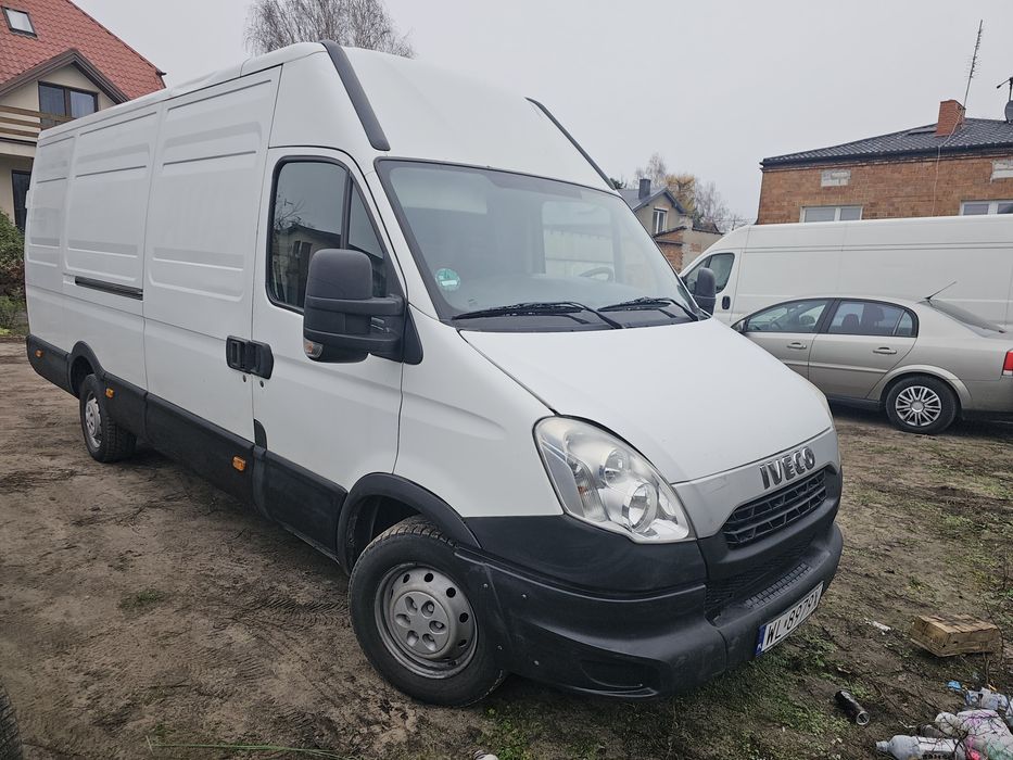 Wynajem busów wypożyczalnia aut dostawczych z windą autolaweta