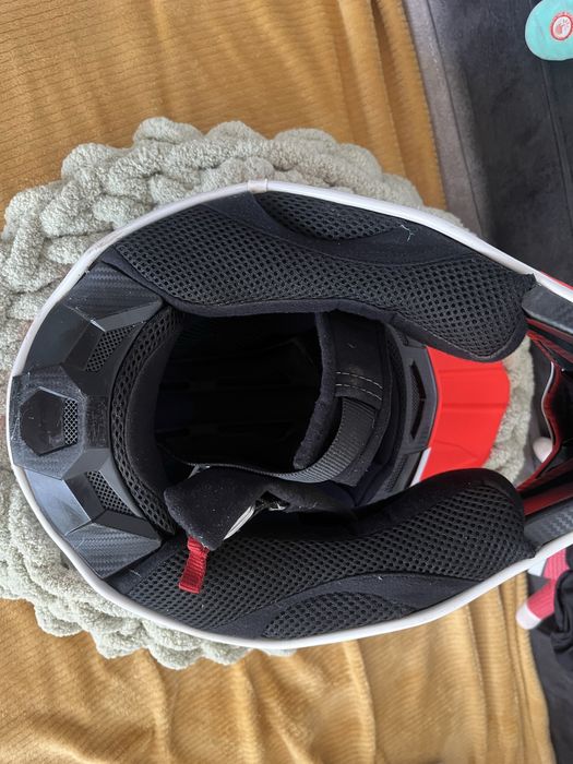 Capacete AIROW muito bom estado