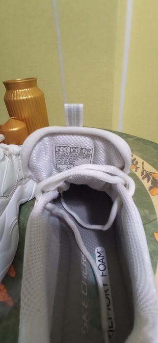 Оригінальні жіночі кросівки Skechers