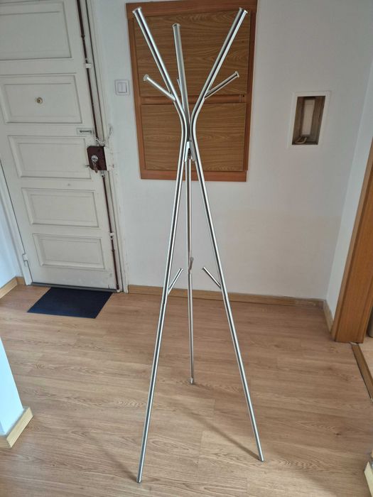 Bengaleiro Ikea modelo Ekrar