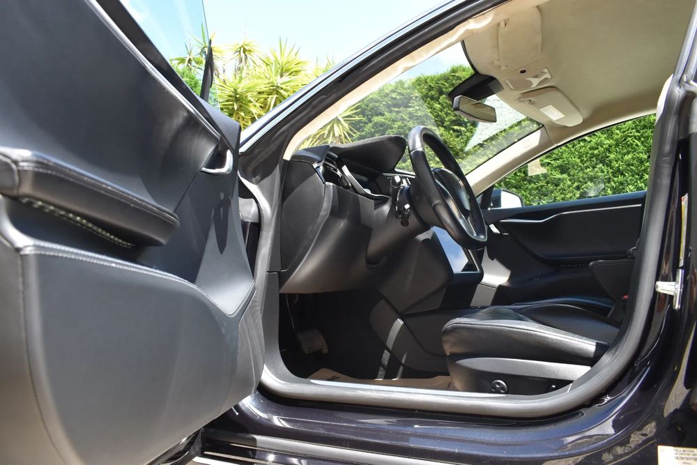 Tesla Model S 85