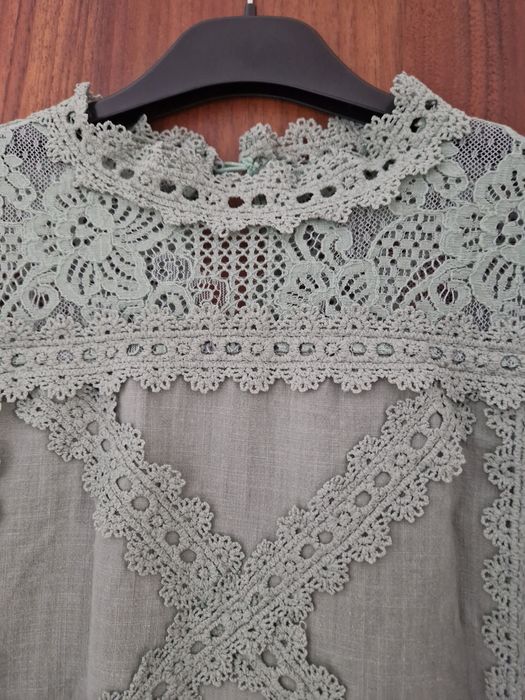 Elegancka bluzka khaki z koronką, r. S/M
