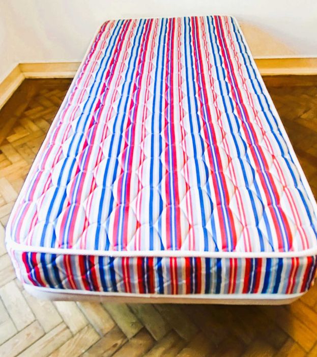 Base cama com colchão 190 x 90 cm