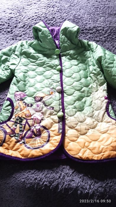 Продам куртку весна осінь.