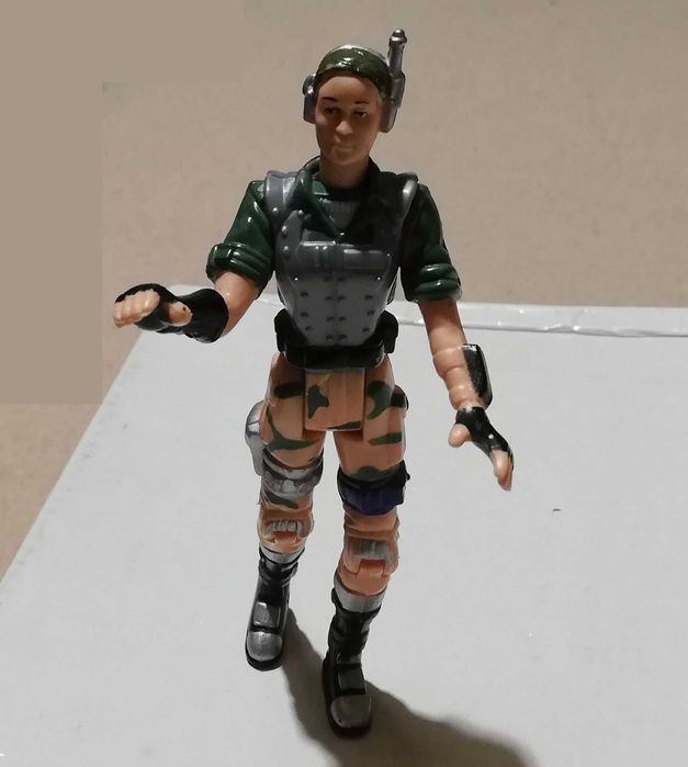 Bonecos articulados (Homem-Aranha e Mulher Formiga)