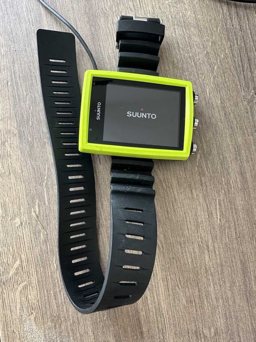 Suunto EON Core – komputer nurkowy, kolor neonowy, kompletny zestaw, stan dobry
