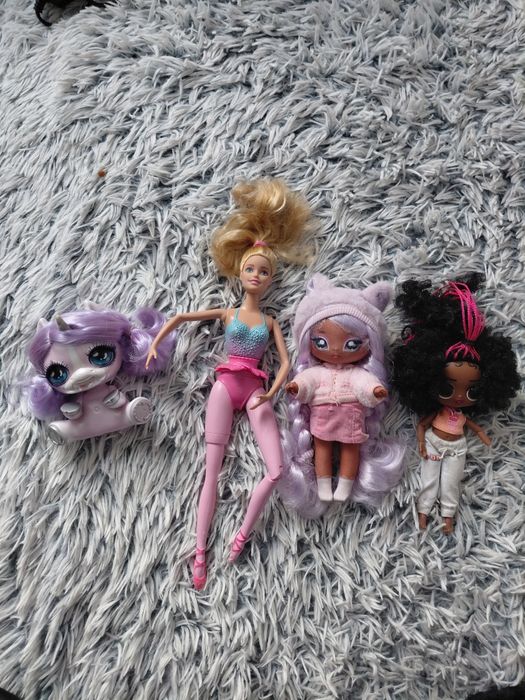 Zestaw lalek (barbie itp)