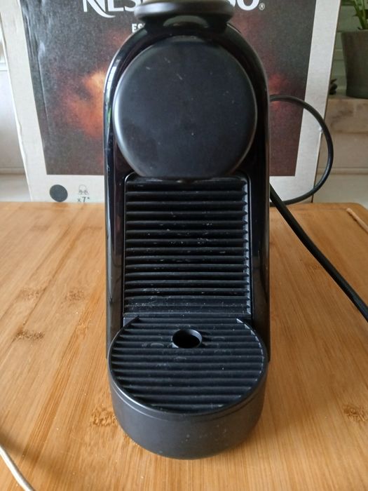 Máquina Essenza Mini Nespresso Piano Black D30i