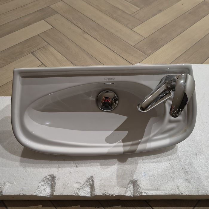 Umywalka ceramiczna Elf Slim 50 x 24 Kerra