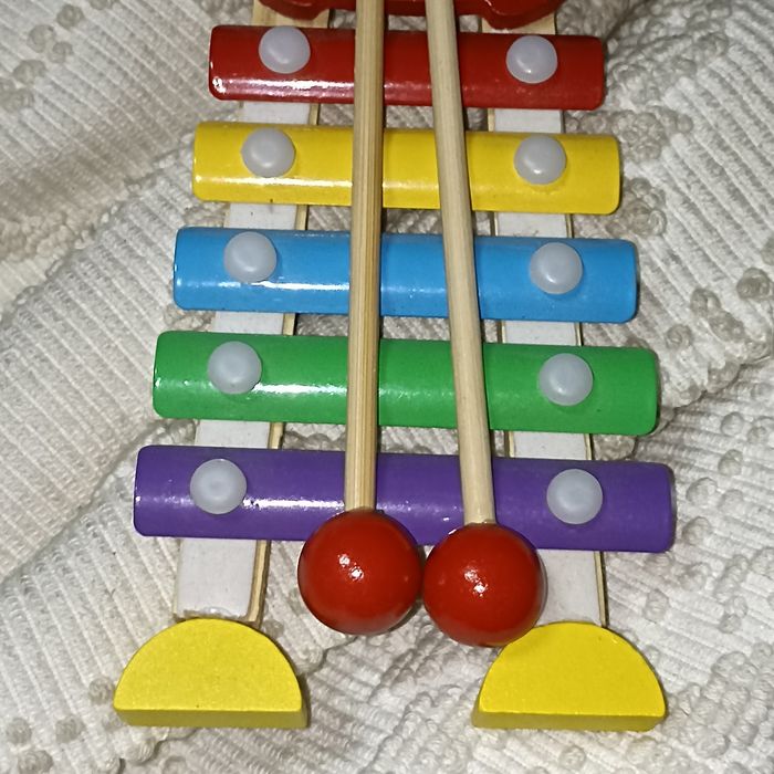 Xilofone em forma de Joaninha com pauzinhos para crianças pequenas