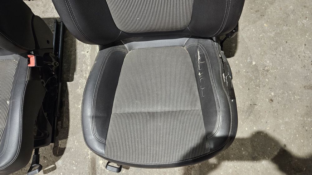Fotele wnętrze kanapa środek półskórzany opel astra j kombi