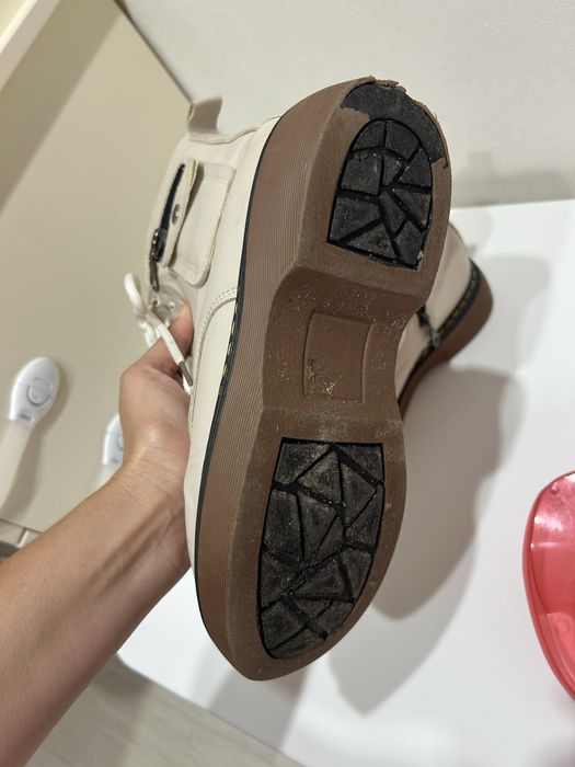 Віддам безкоштовно чоботи на суху погоду і ваночки для манікюру