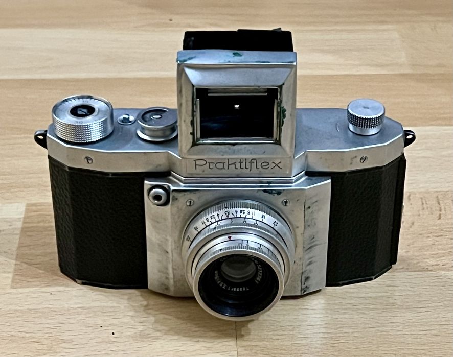Aparat PRAKTIFLEX z TESSAREM Carl Zaiss, lustrzanka