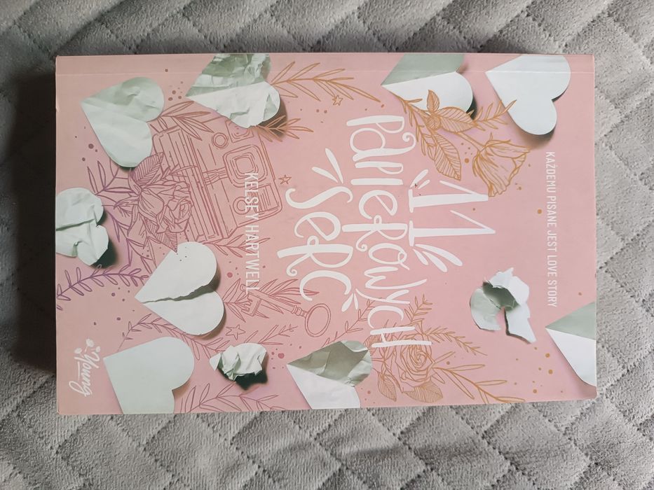 " 11 papierowych serc" Kelsey Hartwell