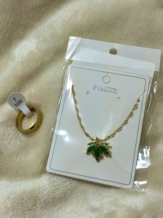 Naszyjnik z liściem i pierścionek, zestaw biżuterii