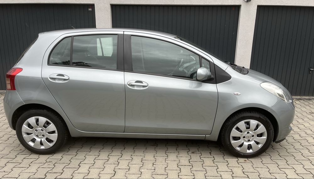 Sprzedam Toyotę Yaris 1.3 automat