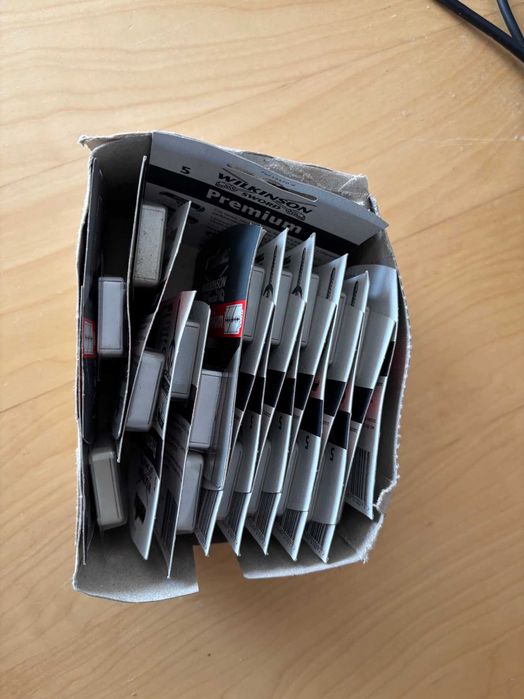 19 Caixas de laminas para barbear classicas da Wilkinson