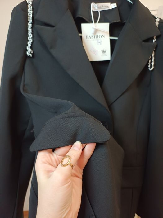 Шикарна сукня зі спідницею