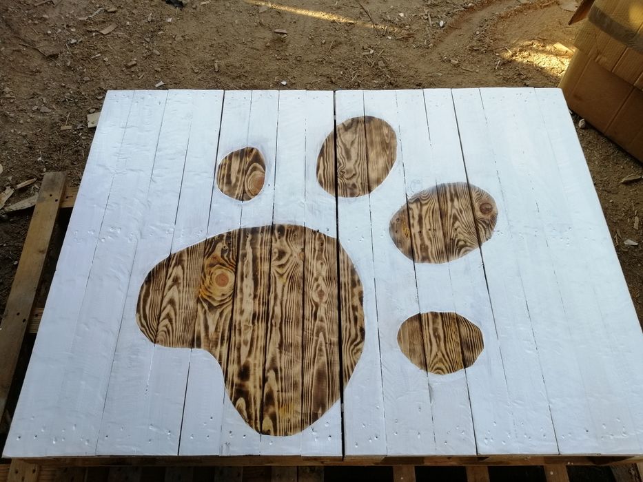 Vende se paletes ou sofas, bancos feitos de paletes