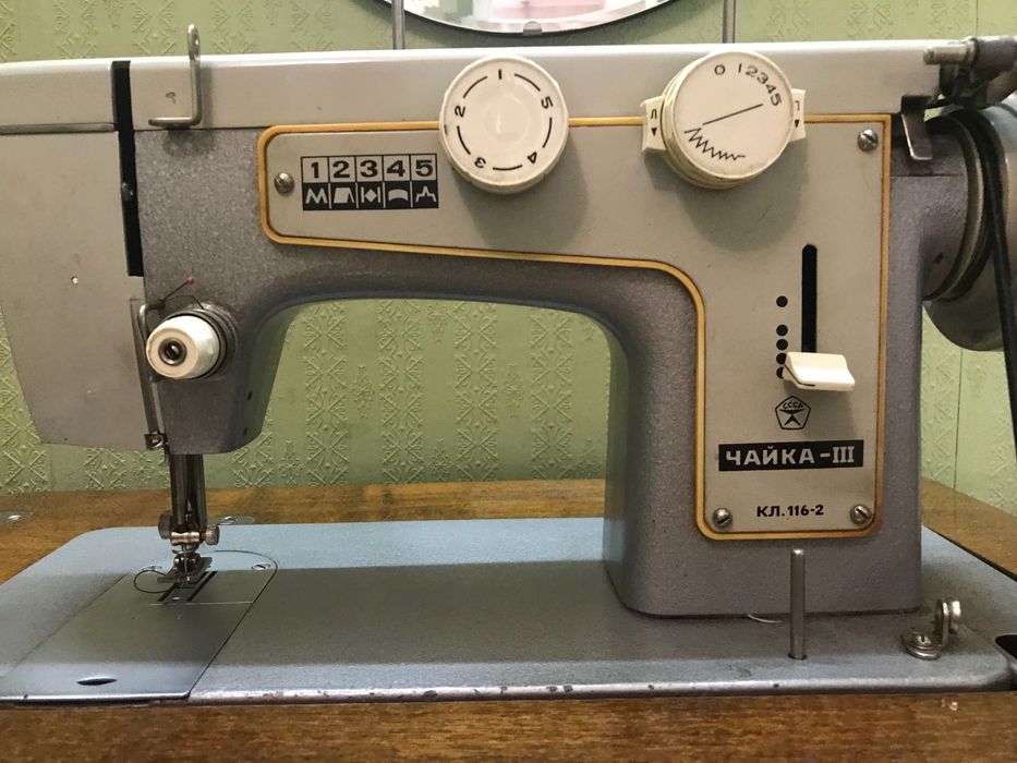Продам швейну машинку б/у