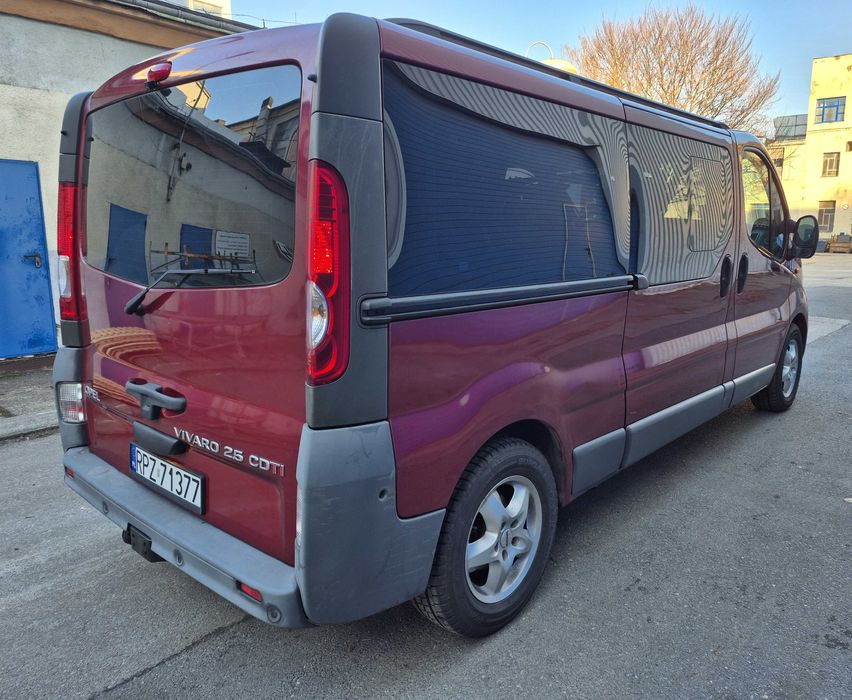 Opel Vivaro 2,5 cdti rok 2009