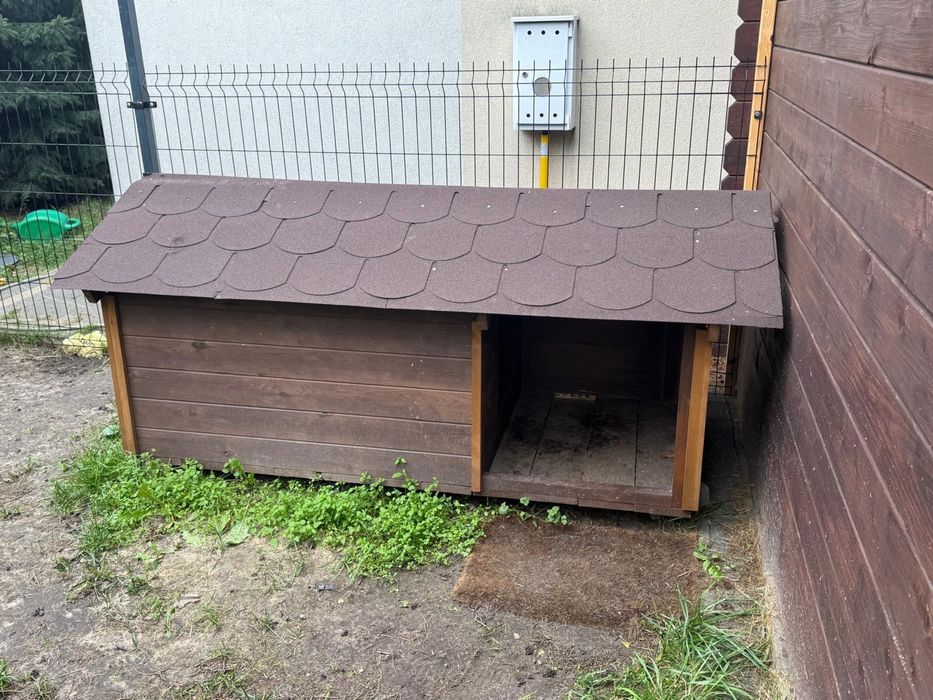 Buda dla psa z wiatrołapem