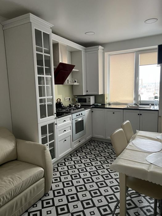 Затишна квартира, топова локація біля парку Ковалівський