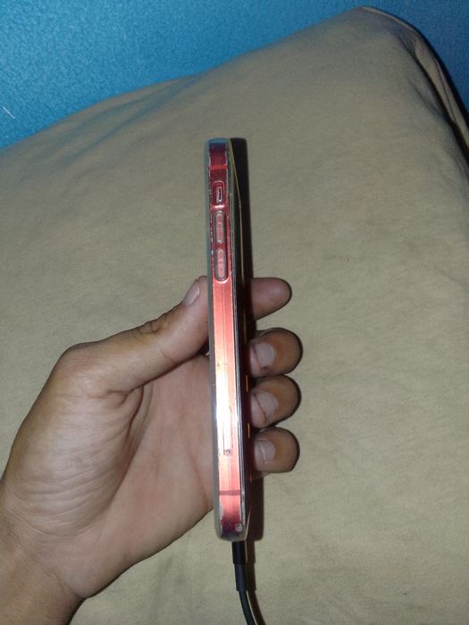 iPhone12 vermelho
