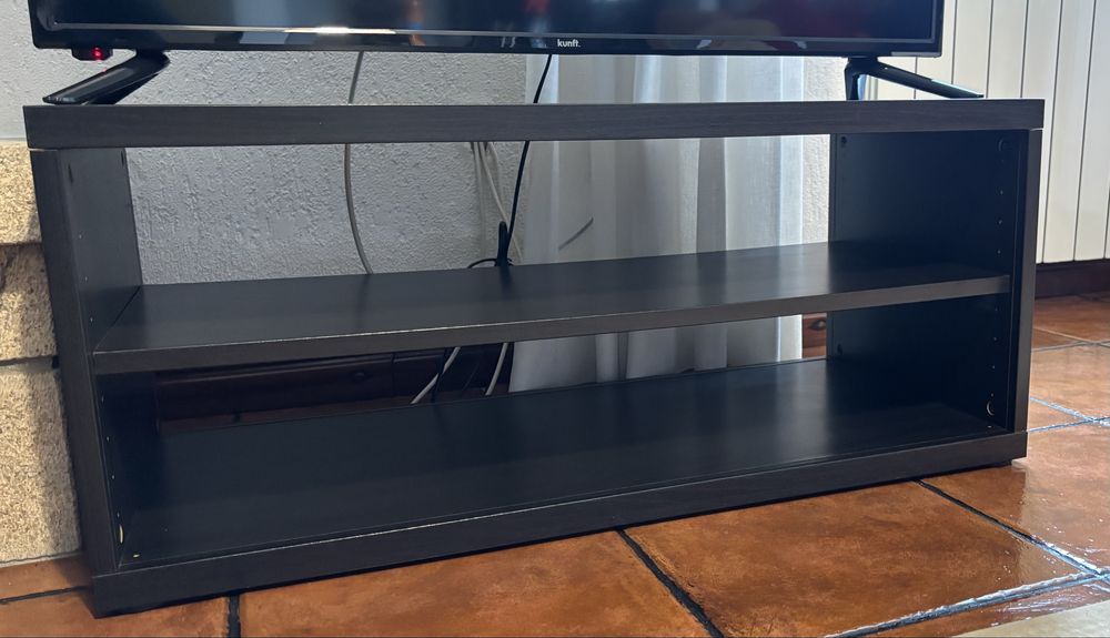 Móvel de televisão castanho