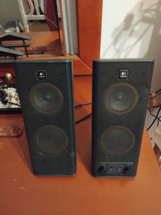 Colunas Longitech
