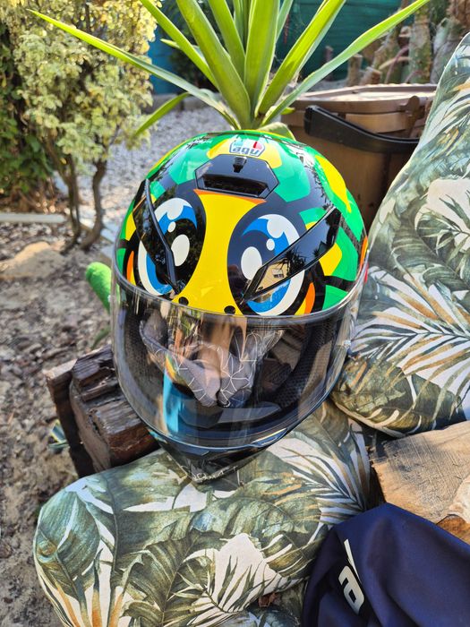 Capacete AGV K-3 SV com o design gráfico Rossi Tartaruga