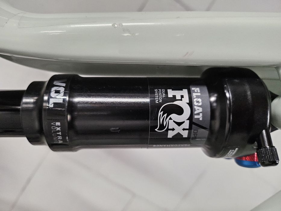 Sprzedam rower Focus Jam 6.9 S 2024 na Fox 150mm skoku Shimano XT