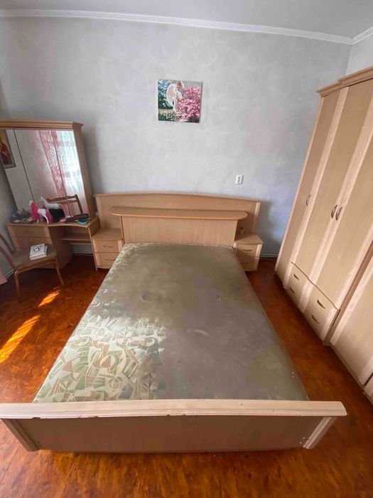 Продам спальний гарнітур